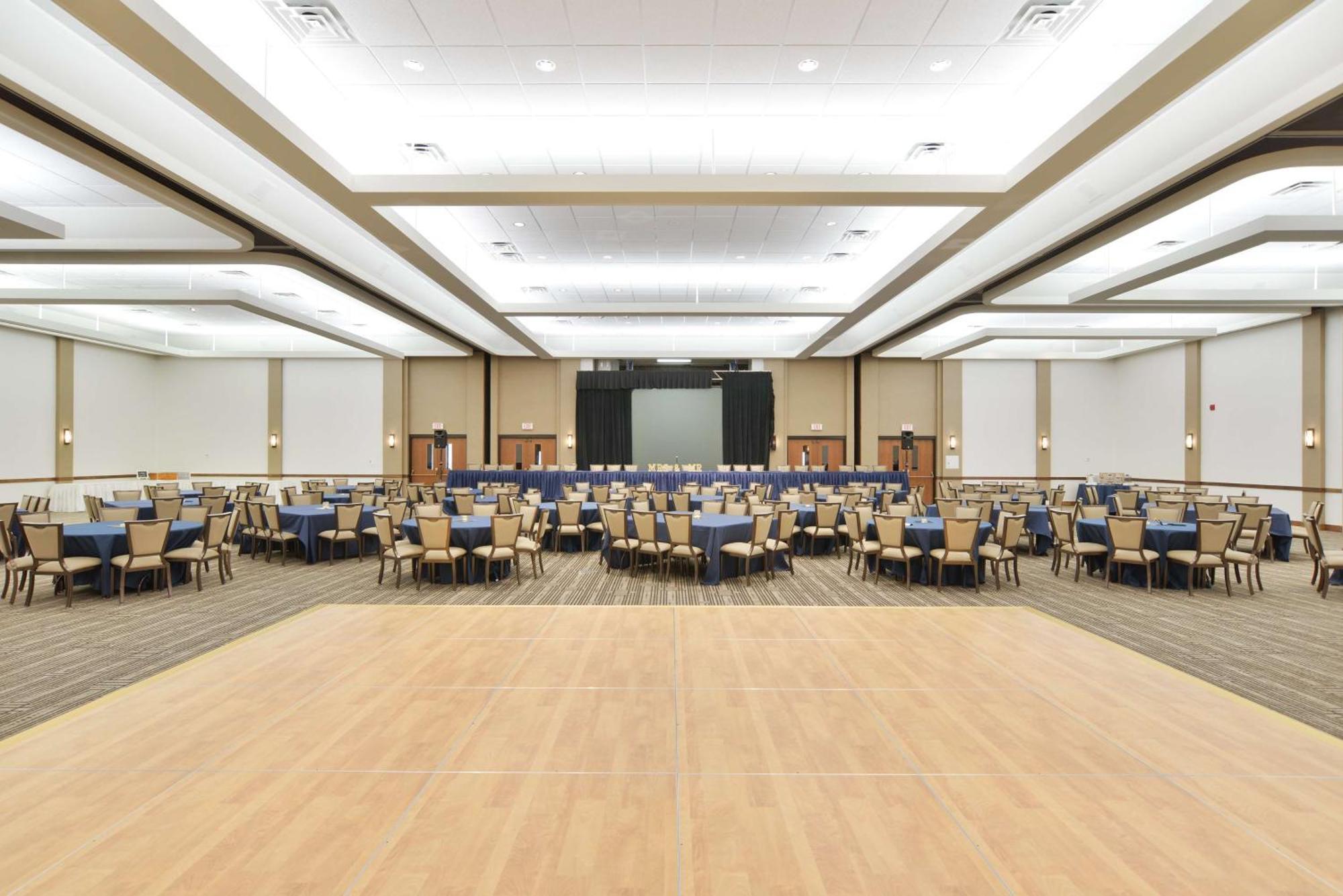 The Lismore Hotel Eau Claire - A Doubletree By Hilton Exterior photo