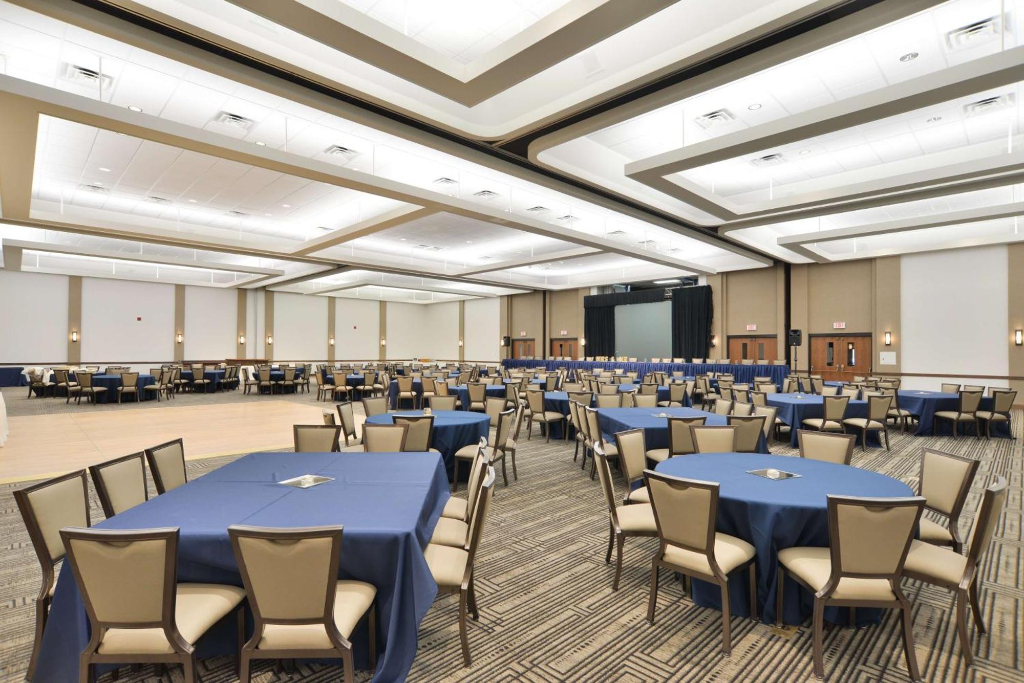 The Lismore Hotel Eau Claire - A Doubletree By Hilton Exterior photo