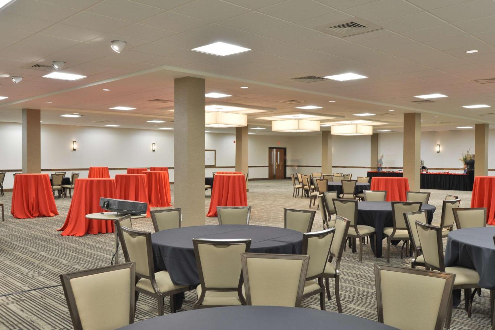 The Lismore Hotel Eau Claire - A Doubletree By Hilton Exterior photo