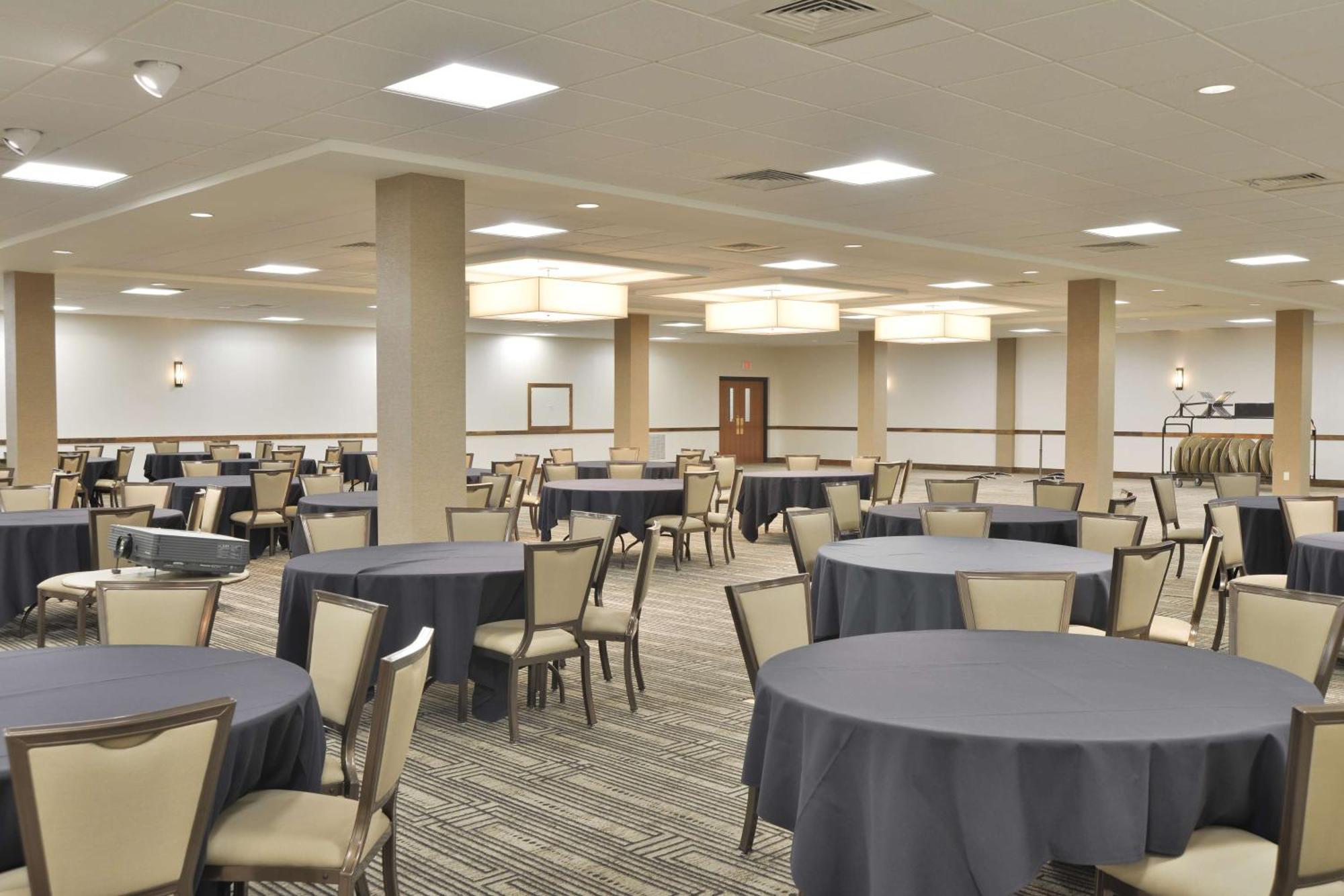 The Lismore Hotel Eau Claire - A Doubletree By Hilton Exterior photo