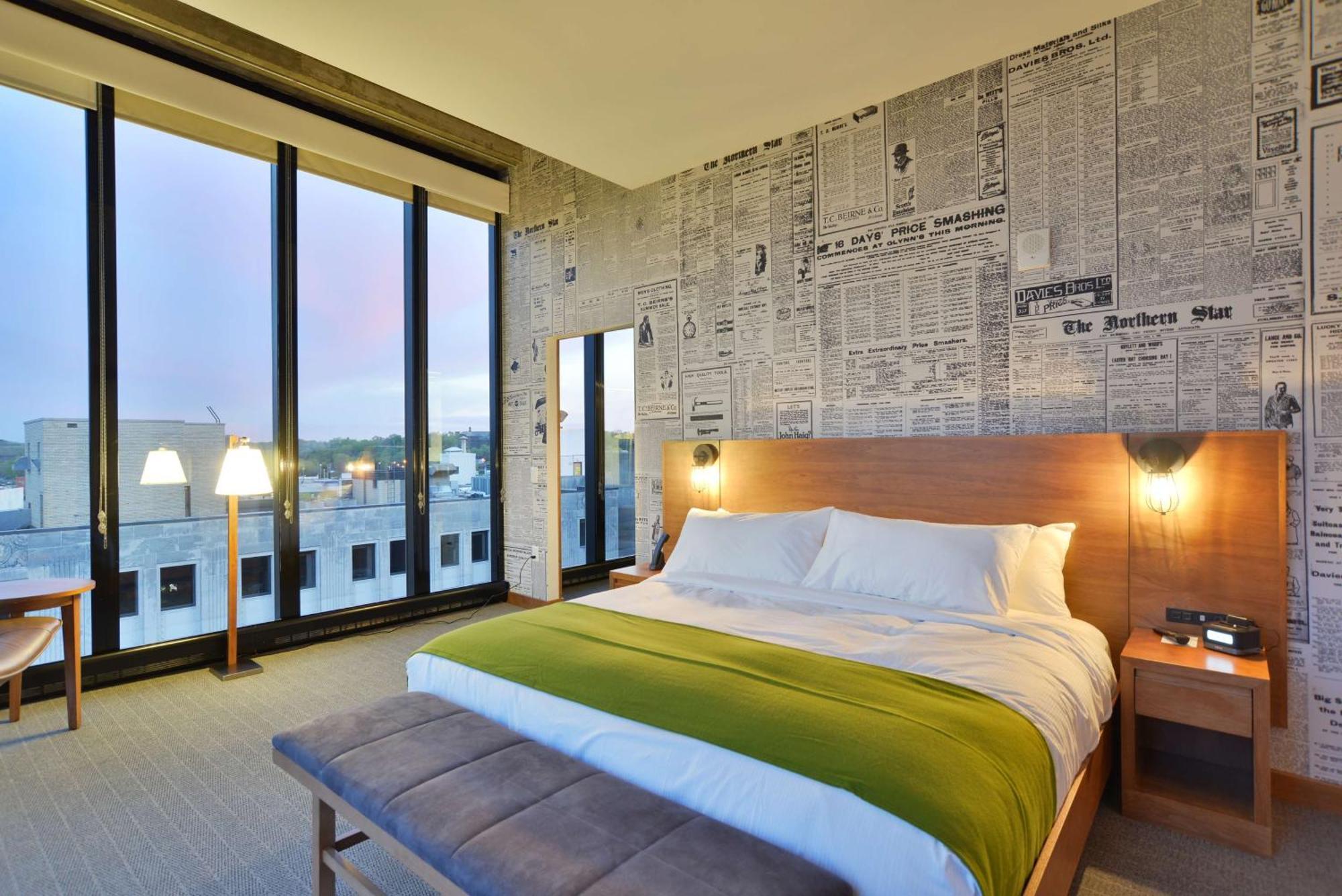 The Lismore Hotel Eau Claire - A Doubletree By Hilton Exterior photo