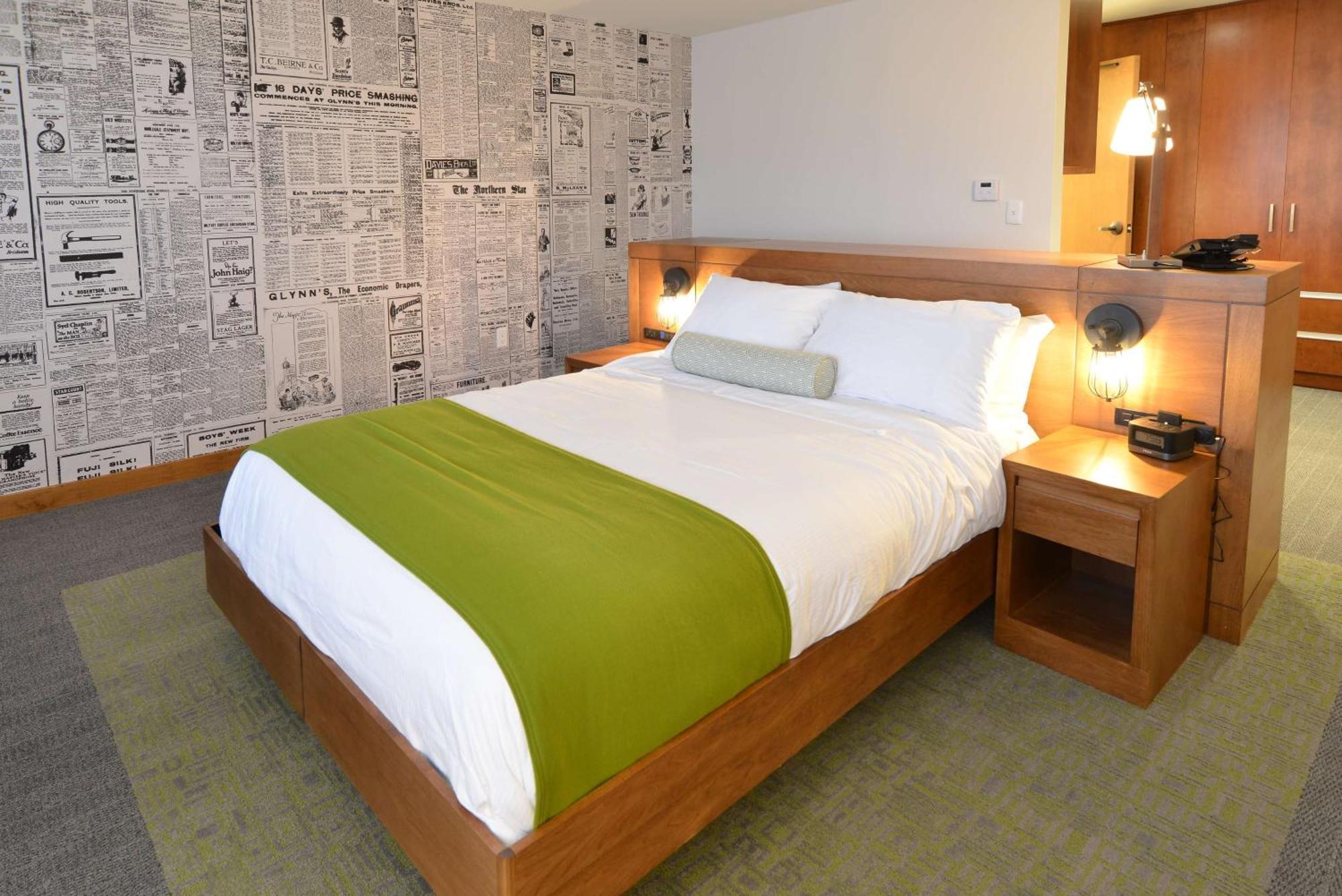The Lismore Hotel Eau Claire - A Doubletree By Hilton Exterior photo
